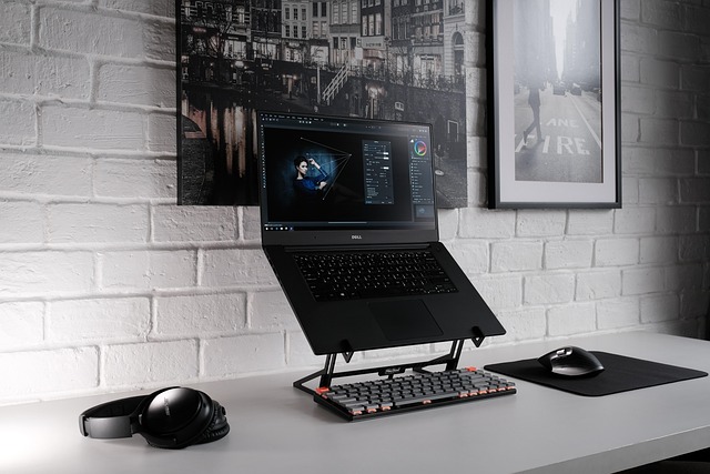 1752737166852570.jpg laptop-6332543_640.jpg